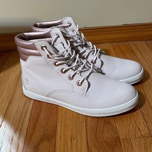 Women’s Timberland Light Pink Waterproof Boots Size 9